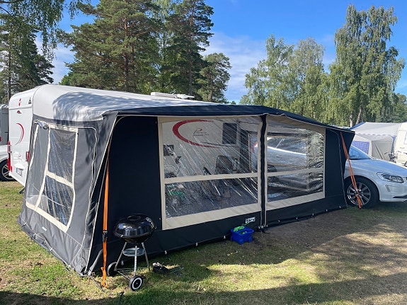 Bürstner Premio 550 TK – Barnkammarvagn med förtält & påskmarkis 9 of 30