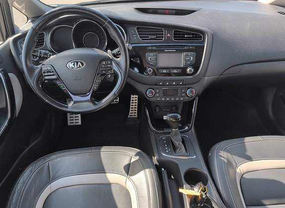 Kia Ceed 4 of 6