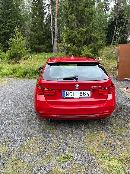 BMW 320d 4 of 8