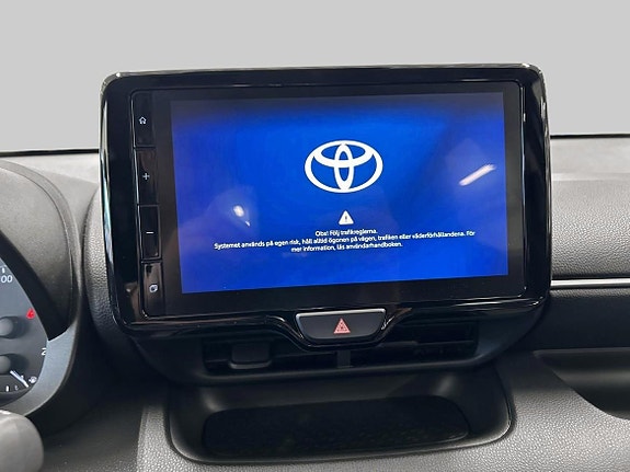 Toyota Yaris 15 of 18