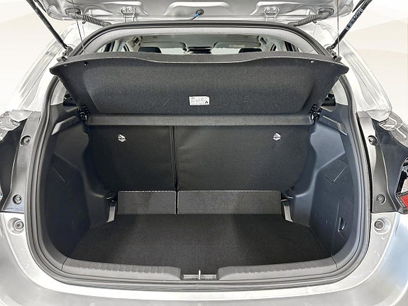 Toyota Yaris 12 of 18
