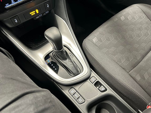 Toyota Yaris 17 of 18