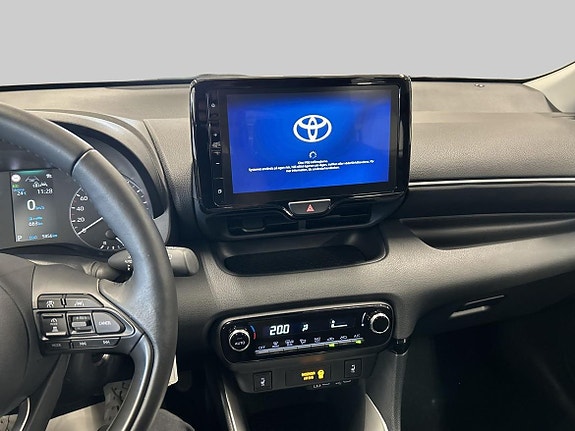 Toyota Yaris 16 of 18