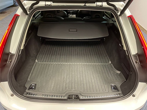 Volvo V90 Cross Country 6 of 20