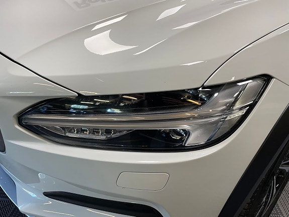 Volvo V90 Cross Country 11 of 20