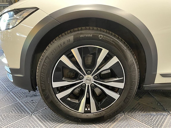 Volvo V90 Cross Country 12 of 20