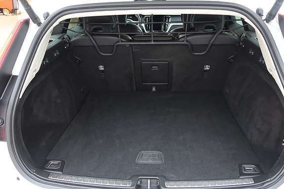 Volvo V60 Cross Country 22 of 24