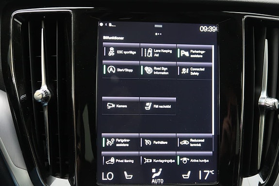 Volvo V60 Cross Country 13 of 24