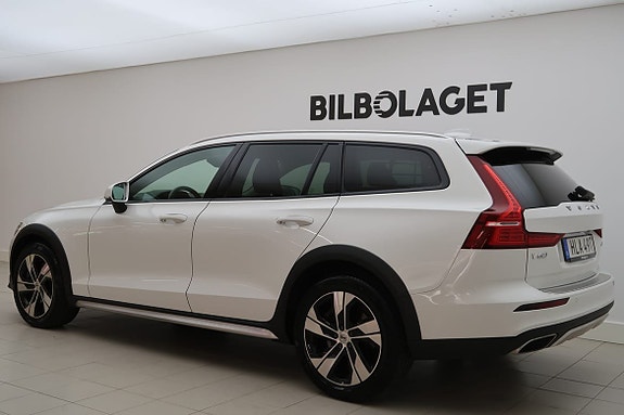 Volvo V60 Cross Country 3 of 24