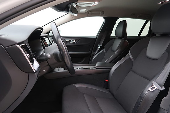 Volvo V60 Cross Country 4 of 24