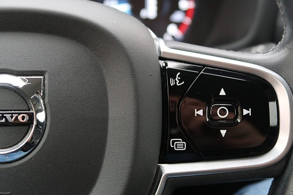 Volvo V60 Cross Country 11 of 24