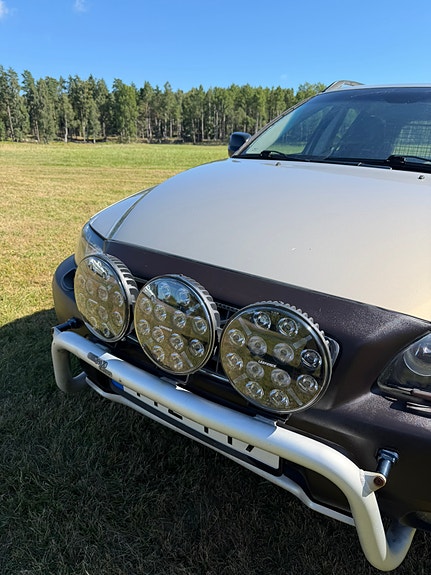 Volvo XC70 2 of 20