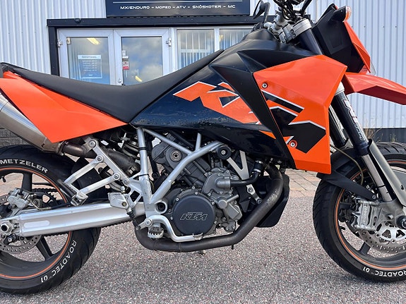 KTM 950 Supermoto 2 of 7