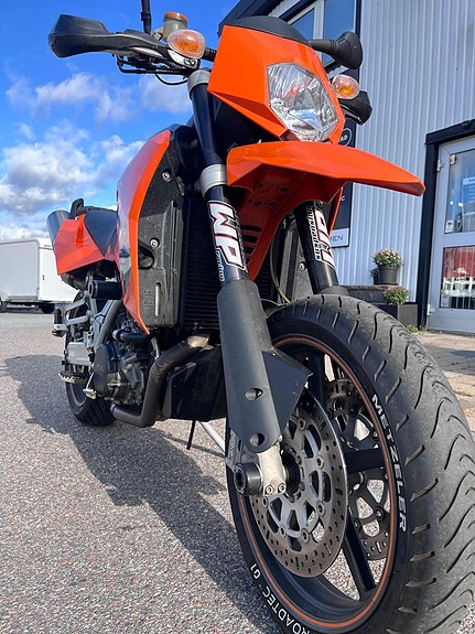 KTM 950 Supermoto 6 of 7