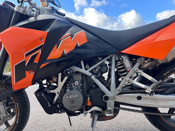 KTM 950 Supermoto 4 of 7