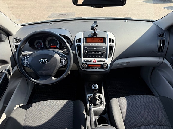Kia Ceed 9 of 13