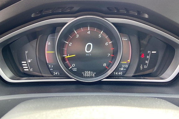 Volvo V40 17 of 27