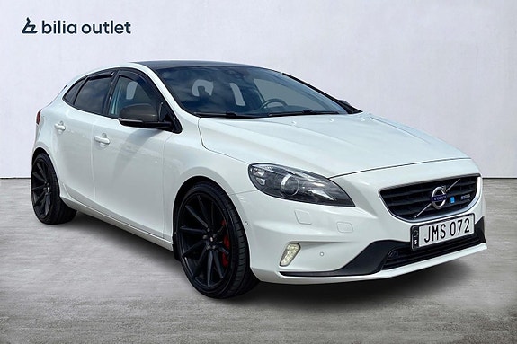 Volvo V40 8 of 27