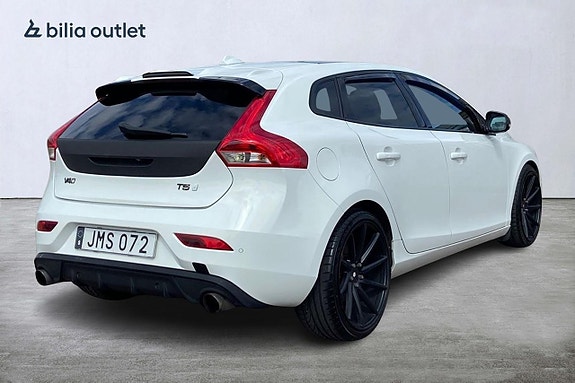 Volvo V40 6 of 27