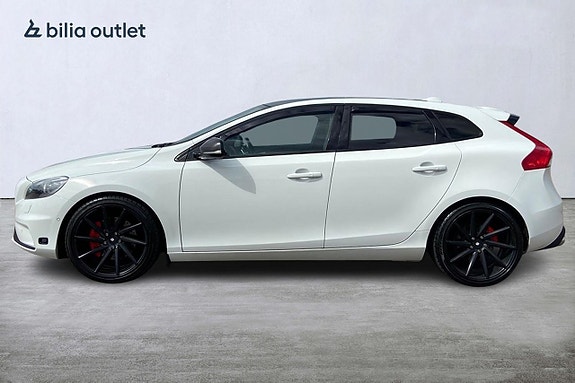 Volvo V40 3 of 27