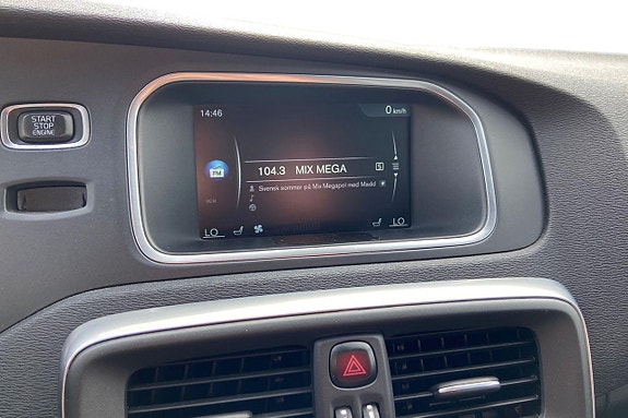 Volvo V40 18 of 27