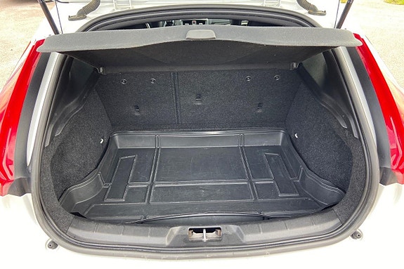 Volvo V40 26 of 27