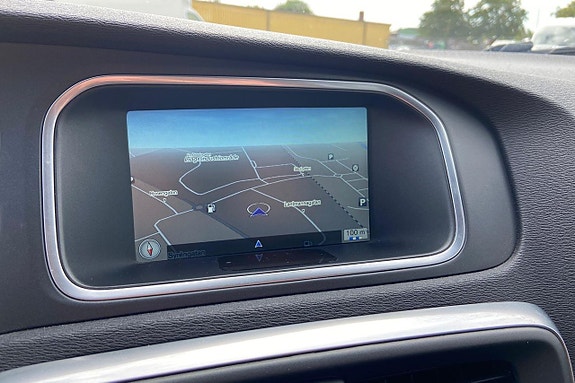 Volvo V40 20 of 27