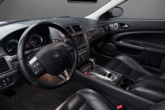 Jaguar XK 9 of 21
