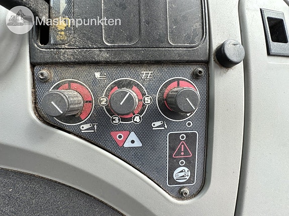 Massey Ferguson 6455 med lastare 22 of 27