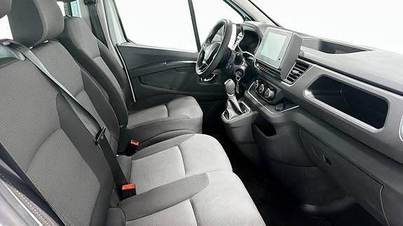 Renault Trafic 3 of 9