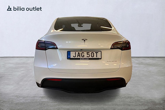 Tesla Model Y 6 of 21