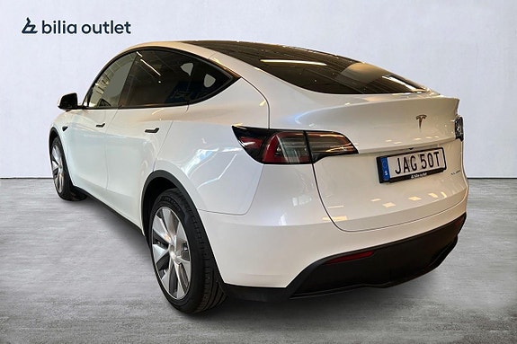 Tesla Model Y 5 of 21