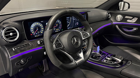 Mercedes-Benz E43 15 of 30