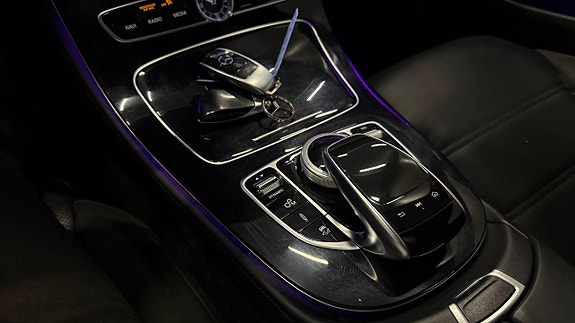 Mercedes-Benz E43 25 of 30