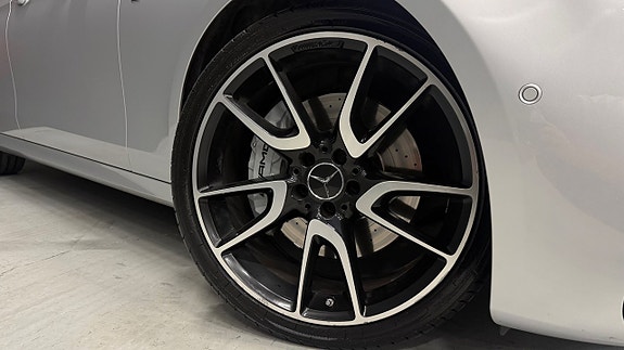 Mercedes-Benz E43 12 of 30