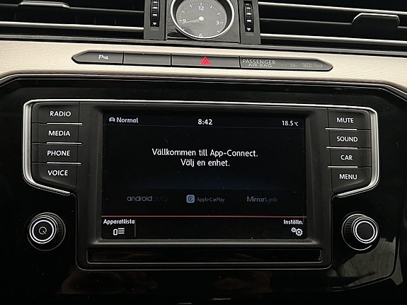 Volkswagen Passat Alltrack 19 of 30
