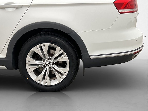 Volkswagen Passat Alltrack 30 of 30