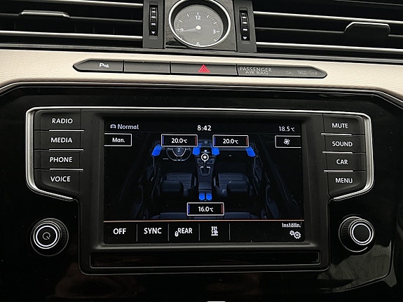 Volkswagen Passat Alltrack 20 of 30
