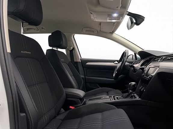 Volkswagen Passat Alltrack 25 of 30
