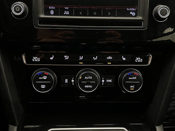 Volkswagen Passat Alltrack 23 of 30