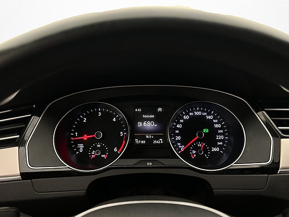 Volkswagen Passat Alltrack 16 of 30