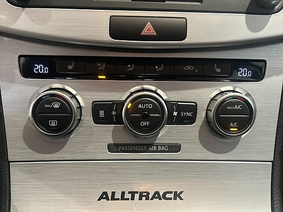 Volkswagen Passat Alltrack 13 of 19