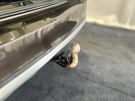 Volkswagen Passat Alltrack 8 of 19