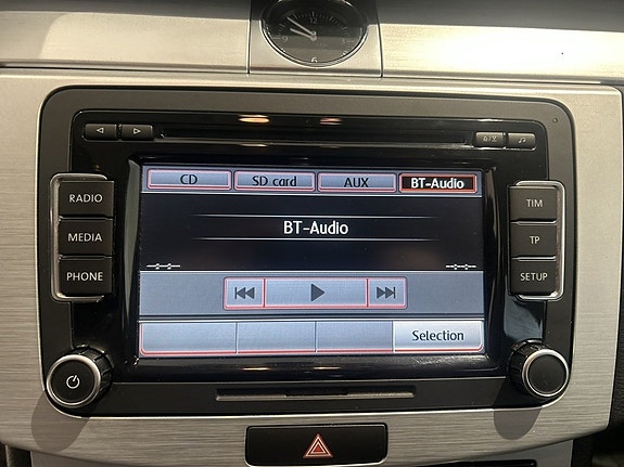 Volkswagen Passat Alltrack 14 of 19