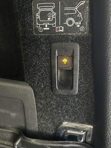 Volkswagen Passat Alltrack 9 of 19