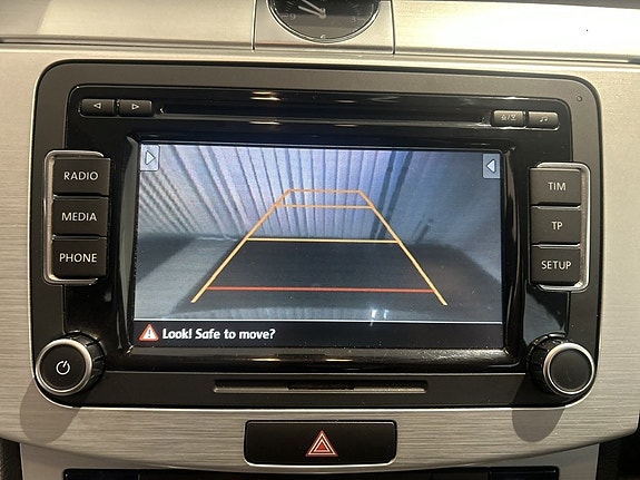 Volkswagen Passat Alltrack 15 of 19