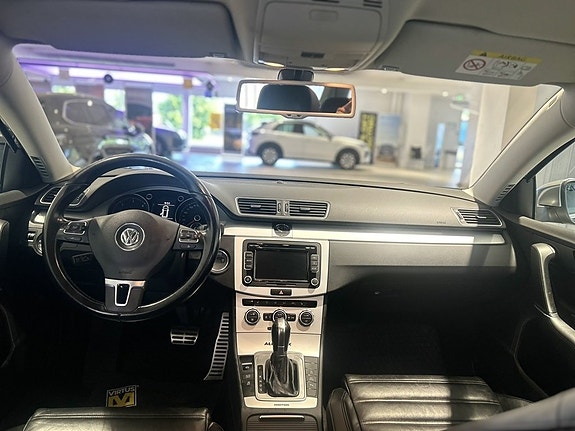 Volkswagen Passat Alltrack 11 of 19