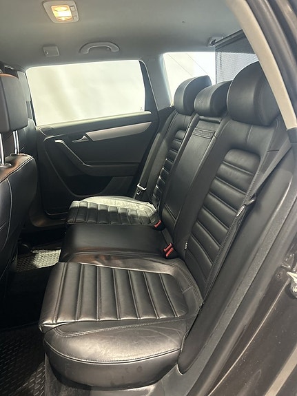 Volkswagen Passat Alltrack 10 of 19