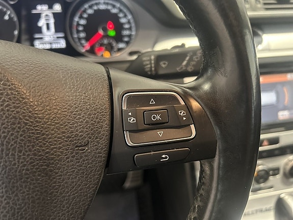 Volkswagen Passat Alltrack 17 of 19