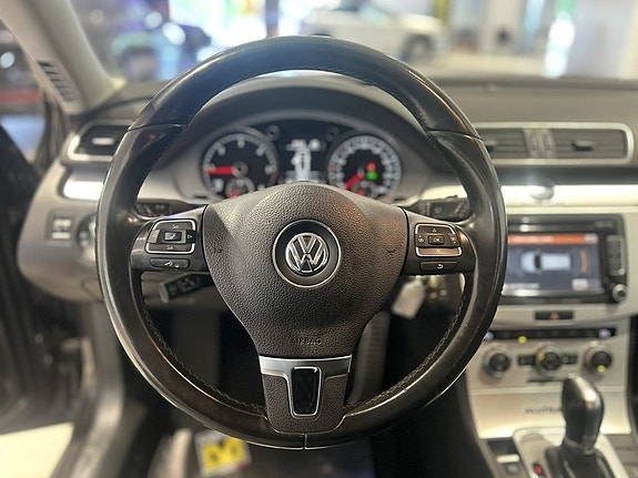 Volkswagen Passat Alltrack 16 of 19